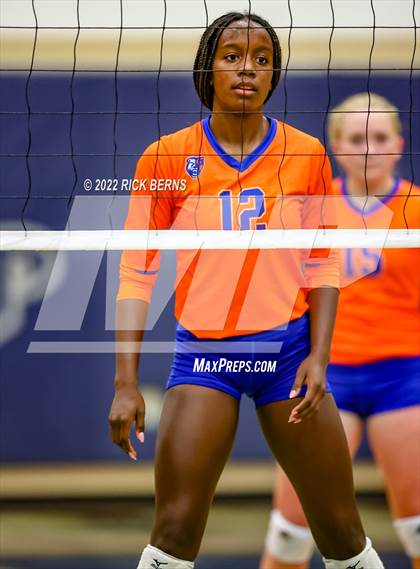 Thumbnail 3 in Grand Oaks vs College Park photogallery.