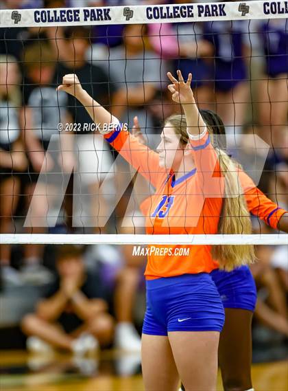 Thumbnail 3 in Grand Oaks vs College Park photogallery.
