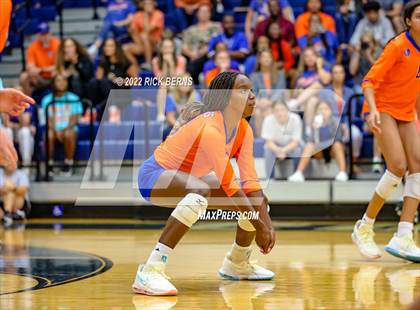 Thumbnail 1 in Grand Oaks vs College Park photogallery.