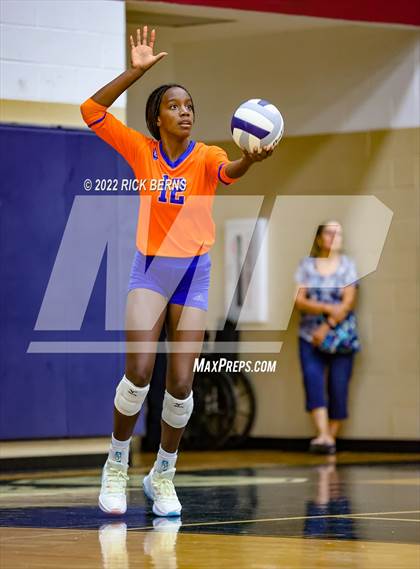 Thumbnail 2 in Grand Oaks vs College Park photogallery.