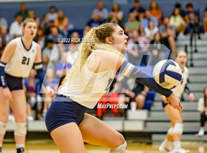 Thumbnail 3 in Grand Oaks vs College Park photogallery.