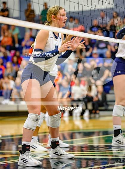 Thumbnail 1 in Grand Oaks vs College Park photogallery.