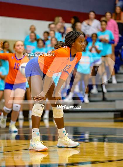 Thumbnail 1 in Grand Oaks vs College Park photogallery.