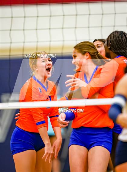 Thumbnail 1 in Grand Oaks vs College Park photogallery.
