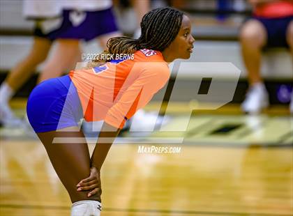 Thumbnail 3 in Grand Oaks vs College Park photogallery.