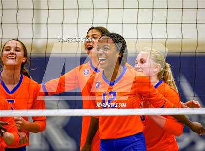 Thumbnail 1 in Grand Oaks vs College Park photogallery.