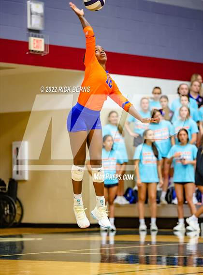 Thumbnail 2 in Grand Oaks vs College Park photogallery.
