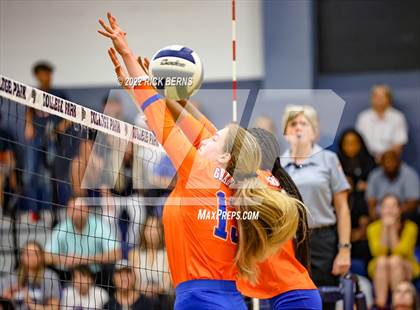 Thumbnail 2 in Grand Oaks vs College Park photogallery.