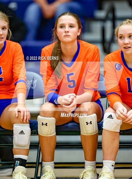 Thumbnail 3 in Grand Oaks vs College Park photogallery.