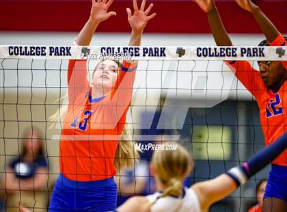Thumbnail 1 in Grand Oaks vs College Park photogallery.