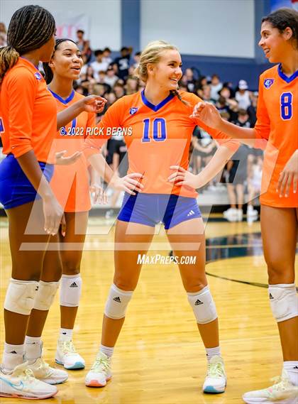 Thumbnail 2 in Grand Oaks vs College Park photogallery.