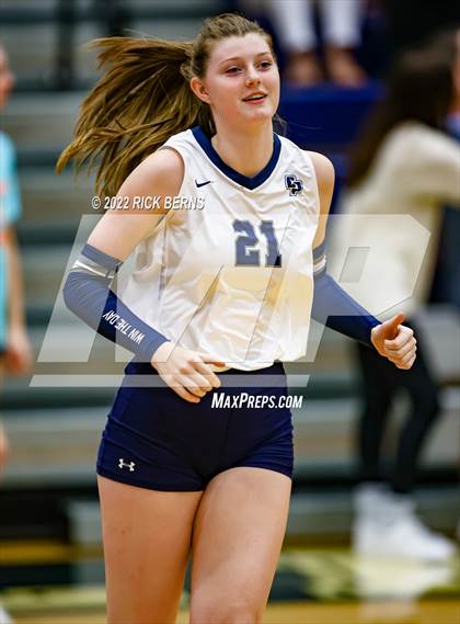 Thumbnail 3 in Grand Oaks vs College Park photogallery.