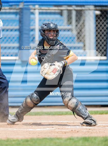 Thumbnail 3 in St. Anthony's vs. St. Joseph-by-the-Sea (NYS CHSAA AA Final) photogallery.