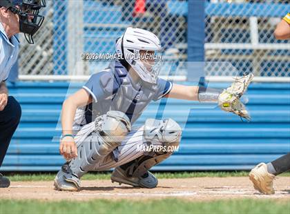 Thumbnail 3 in St. Anthony's vs. St. Joseph-by-the-Sea (NYS CHSAA AA Final) photogallery.