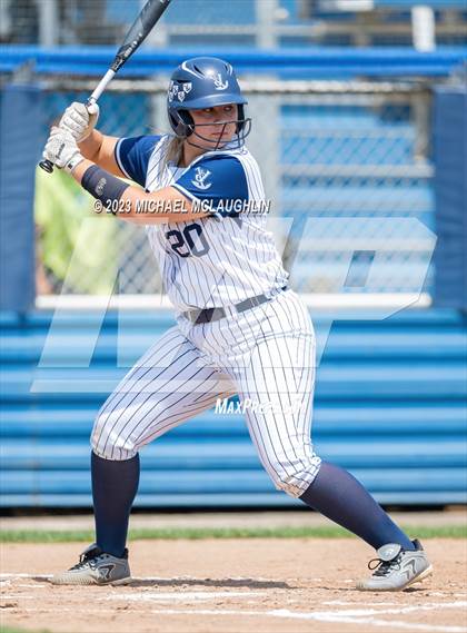 Thumbnail 2 in St. Anthony's vs. St. Joseph-by-the-Sea (NYS CHSAA AA Final) photogallery.