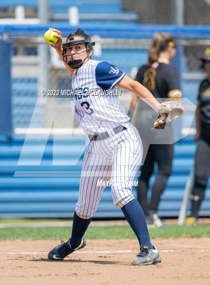 Thumbnail 2 in St. Anthony's vs. St. Joseph-by-the-Sea (NYS CHSAA AA Final) photogallery.