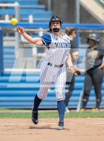 Thumbnail 3 in St. Anthony's vs. St. Joseph-by-the-Sea (NYS CHSAA AA Final) photogallery.
