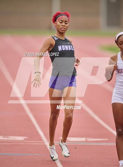 Thumbnail 2 in UIL 6A Track & Field District Finals (400M) photogallery.