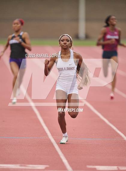 Thumbnail 3 in UIL 6A Track & Field District Finals (400M) photogallery.
