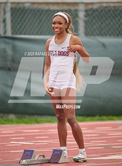 Thumbnail 2 in UIL 6A Track & Field District Finals (400M) photogallery.