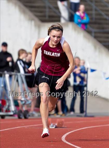 Thumbnail 2 in Lake Oswego Invitational (Girls Track Events) photogallery.