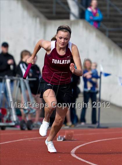 Thumbnail 1 in Lake Oswego Invitational (Girls Track Events) photogallery.