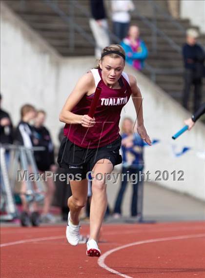 Thumbnail 1 in Lake Oswego Invitational (Girls Track Events) photogallery.