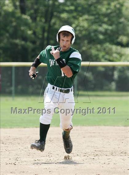 Thumbnail 3 in Windsor Locks vs. Enfield photogallery.