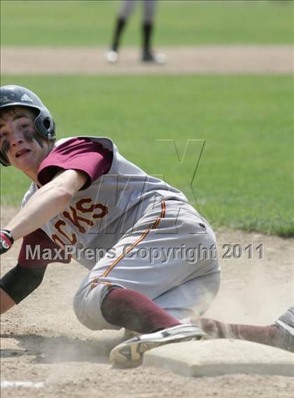 Thumbnail 2 in Windsor Locks vs. Enfield photogallery.