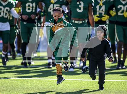 Thumbnail 3 in DeSoto vs. Southlake Carroll (UIL 6A Football Div II State Semi-Finals) photogallery.