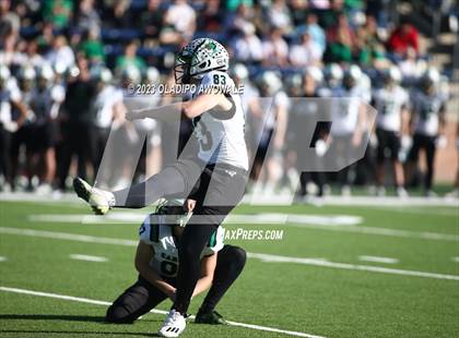 Thumbnail 3 in DeSoto vs. Southlake Carroll (UIL 6A Football Div II State Semi-Finals) photogallery.