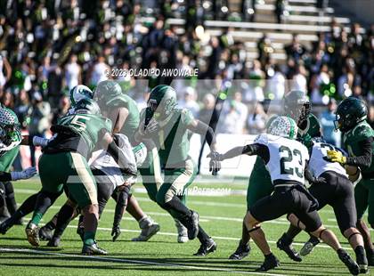 Thumbnail 2 in DeSoto vs. Southlake Carroll (UIL 6A Football Div II State Semi-Finals) photogallery.