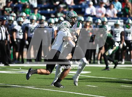 Thumbnail 1 in DeSoto vs. Southlake Carroll (UIL 6A Football Div II State Semi-Finals) photogallery.