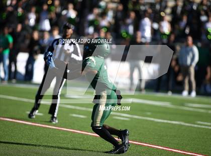 Thumbnail 3 in DeSoto vs. Southlake Carroll (UIL 6A Football Div II State Semi-Finals) photogallery.