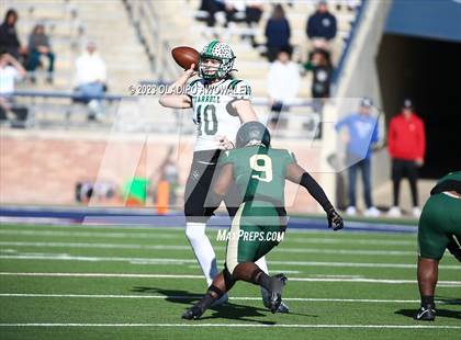 Thumbnail 1 in DeSoto vs. Southlake Carroll (UIL 6A Football Div II State Semi-Finals) photogallery.