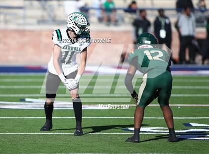 Thumbnail 2 in DeSoto vs. Southlake Carroll (UIL 6A Football Div II State Semi-Finals) photogallery.