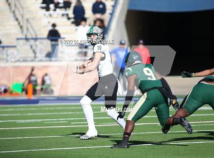 Thumbnail 2 in DeSoto vs. Southlake Carroll (UIL 6A Football Div II State Semi-Finals) photogallery.