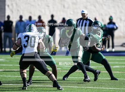 Thumbnail 2 in DeSoto vs. Southlake Carroll (UIL 6A Football Div II State Semi-Finals) photogallery.