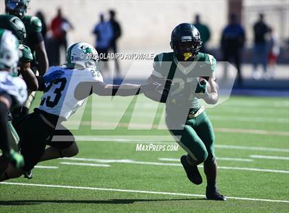 Thumbnail 3 in DeSoto vs. Southlake Carroll (UIL 6A Football Div II State Semi-Finals) photogallery.
