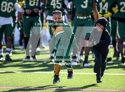 Thumbnail 1 in DeSoto vs. Southlake Carroll (UIL 6A Football Div II State Semi-Finals) photogallery.