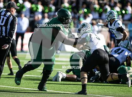 Thumbnail 3 in DeSoto vs. Southlake Carroll (UIL 6A Football Div II State Semi-Finals) photogallery.