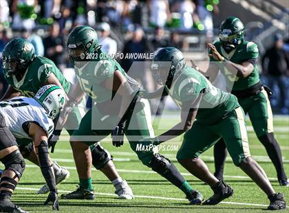 Thumbnail 1 in DeSoto vs. Southlake Carroll (UIL 6A Football Div II State Semi-Finals) photogallery.