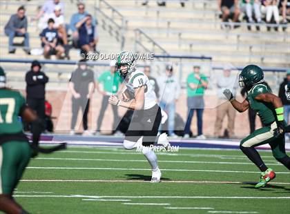 Thumbnail 3 in DeSoto vs. Southlake Carroll (UIL 6A Football Div II State Semi-Finals) photogallery.