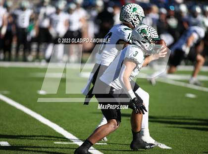 Thumbnail 3 in DeSoto vs. Southlake Carroll (UIL 6A Football Div II State Semi-Finals) photogallery.