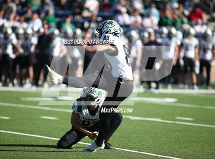 Thumbnail 2 in DeSoto vs. Southlake Carroll (UIL 6A Football Div II State Semi-Finals) photogallery.