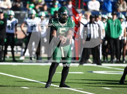 Thumbnail 2 in DeSoto vs. Southlake Carroll (UIL 6A Football Div II State Semi-Finals) photogallery.