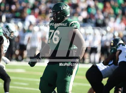 Thumbnail 2 in DeSoto vs. Southlake Carroll (UIL 6A Football Div II State Semi-Finals) photogallery.