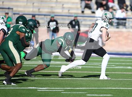 Thumbnail 1 in DeSoto vs. Southlake Carroll (UIL 6A Football Div II State Semi-Finals) photogallery.
