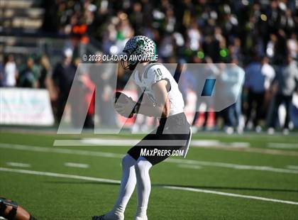 Thumbnail 2 in DeSoto vs. Southlake Carroll (UIL 6A Football Div II State Semi-Finals) photogallery.