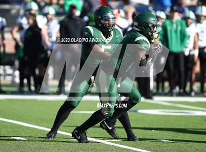 Thumbnail 3 in DeSoto vs. Southlake Carroll (UIL 6A Football Div II State Semi-Finals) photogallery.